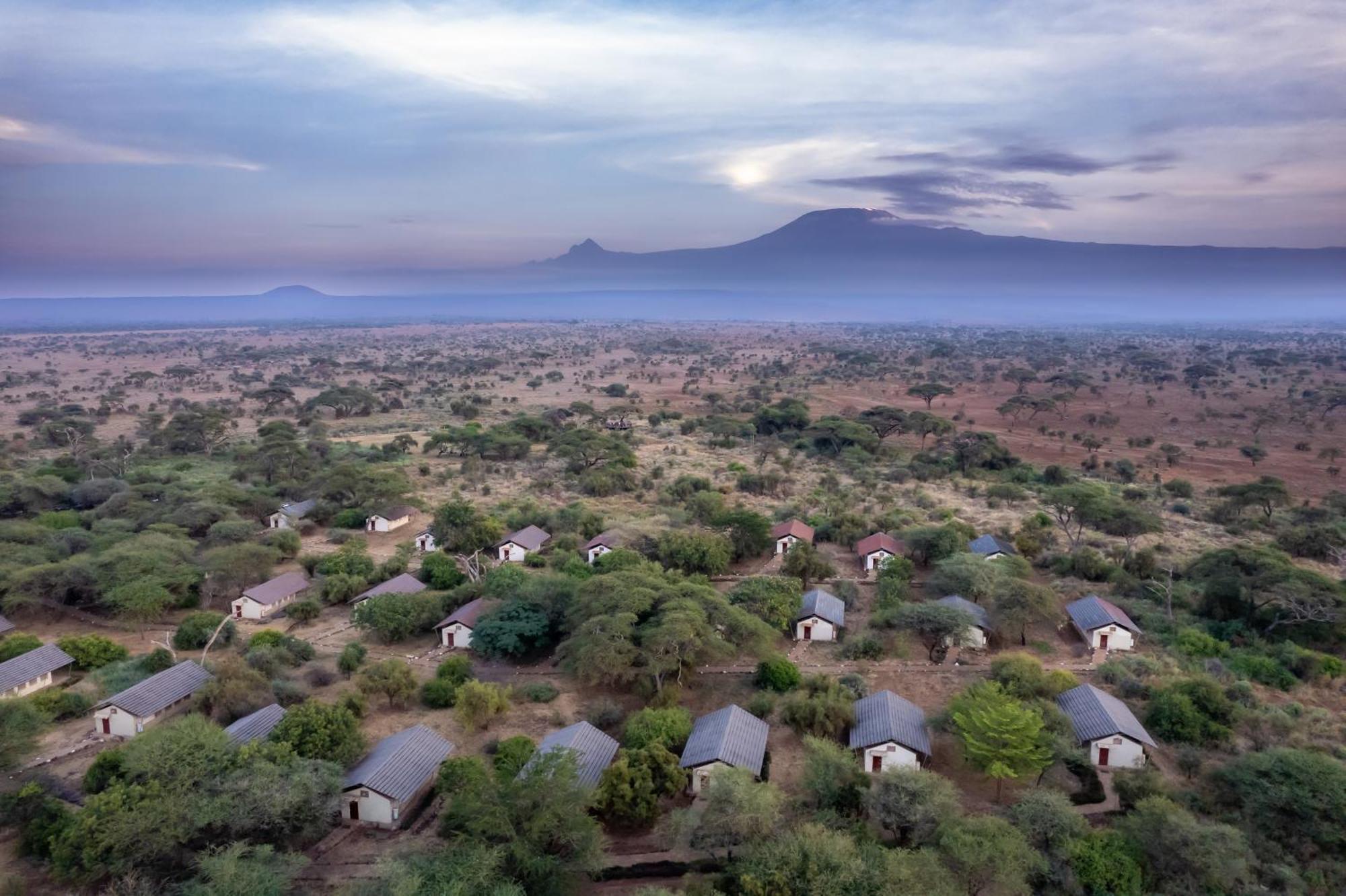 Sentrim Amboseli Lodge Eksteriør billede